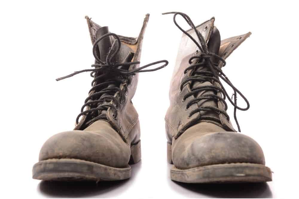 Actually, it is easy to recognize these changes on your tactical boots, unless you ignore them or are too lazy to care for your boots (which is not good at all). For a short reminder, these signs will tell you when your tactical boots go bad: scuffs (scratches, cracks, rips…), faded color, broken eyelets and stitching, worn-out soles, smell, discomfort and non-waterproof.