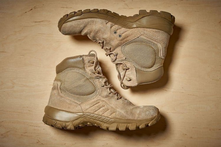 Unlike fabric or leather tactical boots, suede tactical boots take you more time to care for and clean them. The cleaning methods for suede are both limited in water use since suede tactical boots are very sensitive to water, prone to deformation, and deteriorate in prolonged or frequent contact with water. How to clean suede tactical boots? Let’s find out the answer with FromTheGuestRoom. Shall we?