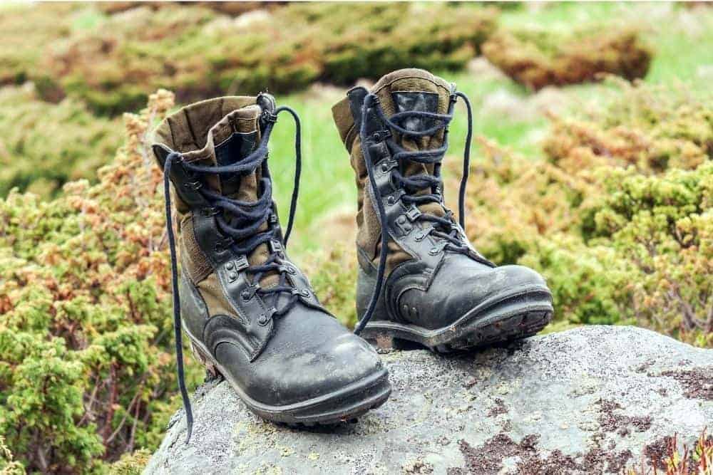 Tactical boots are made for hard use such as police jobs, military service, law enforcement, hiking… At a glance, tactical boots are born not purely for fashion, but mainly for function. Tactical boots are used for tough terrain so they may get worn out during use. One kind of tactical boot damage that you can easily see is peeling. This problem happens commonly in leather tactical boots. The peeling can affect the durability, pressure resistance, waterproof ability and aesthetics of your boots. So, how to prevent peeling of tactical boots? We will let you know!
