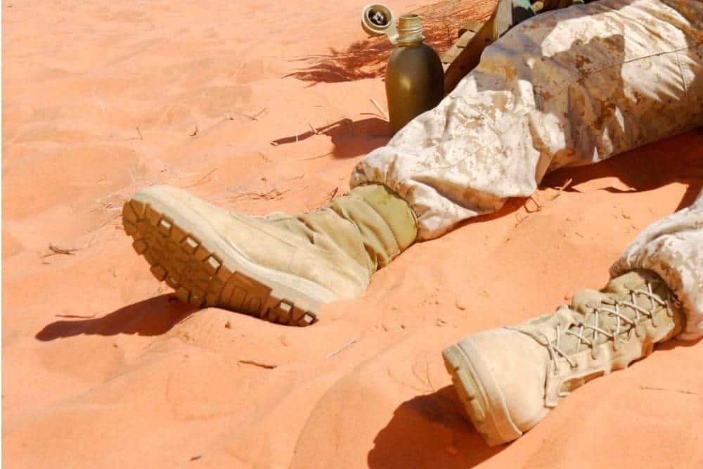 Choosing a pair of tactical boots isn’t difficult as there are thousands of tactical boots in the world. But, picking a pair of tactical boots that really suits the job requirements, different terrain, weather… is tough! What are the criteria of a pair of tactical boots for use in the desert? Here are some important things you need to pay attention to when finding the best desert tactical boots! Shall we?
