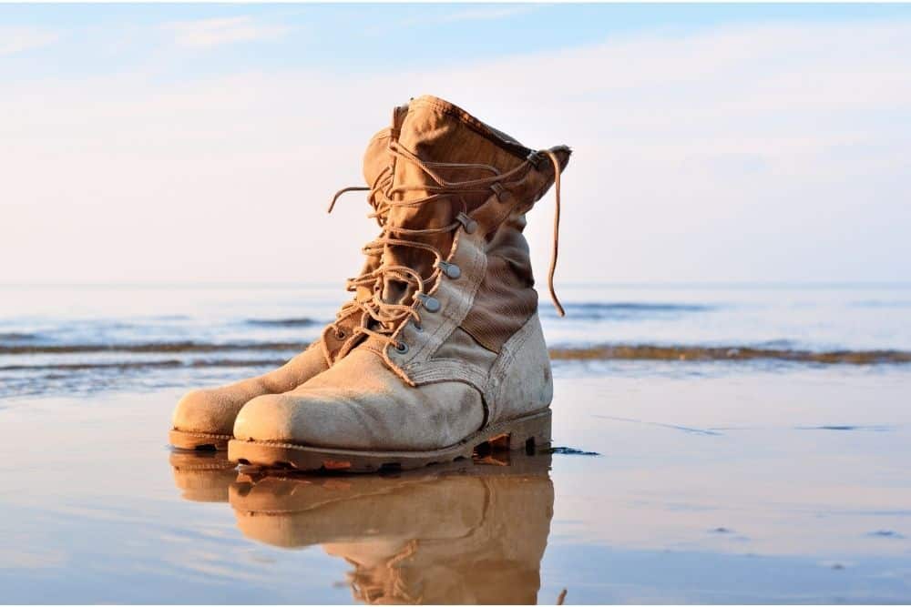 Meta: In fact, not all tactical boots are 100% water-proof even though most of them are advertised as such. So "Does water damage tactical boots?". Read out this article above to find out a reliable answer. The main purpose of getting a pair of tactical boots is to fulfill your demanding requirements related to carrying out tough tasks while working or doing outdoor activities. If you are facing some situations that force you to deal with water or mud, you definitely should opt to purchase the best waterproof tactical boots. However, in fact, not all of them are 100% waterproof. Some may only deliver 30% - 60% efficacy. Wondering if water may damage tactical boots and how to waterproof the tactical boots, we'll let you know.