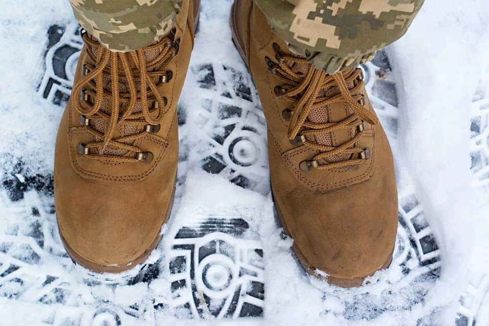 tactical boots with insulation on the snow