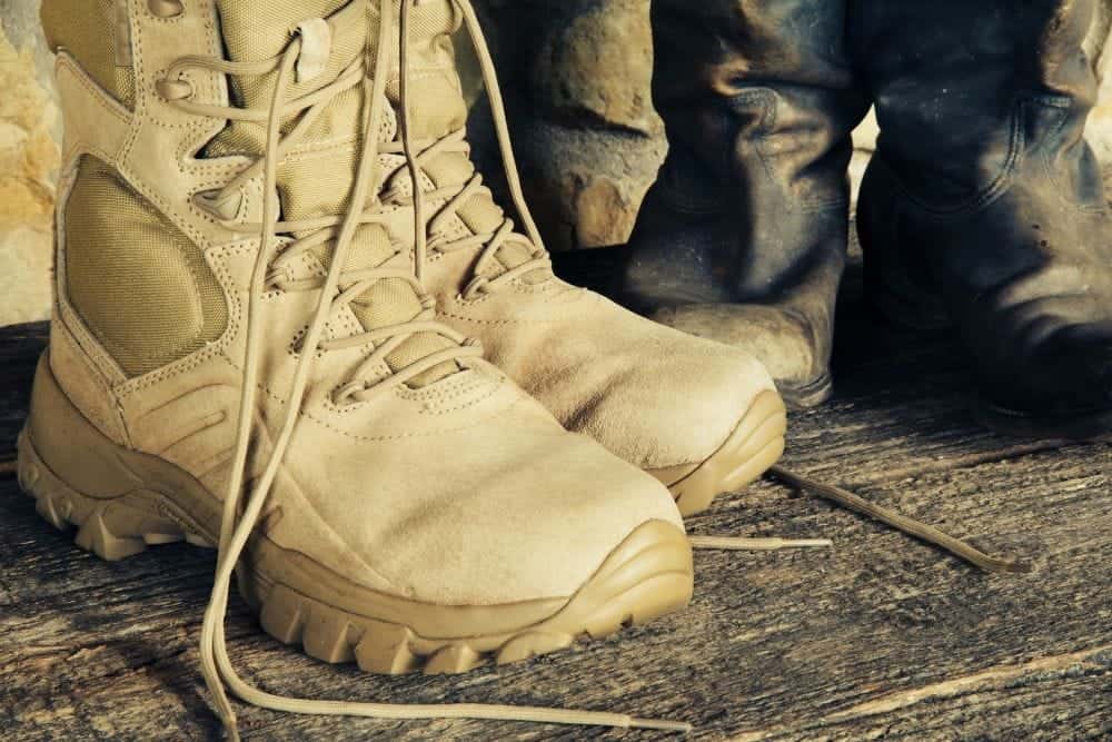 tactical boots with zipper and long laces